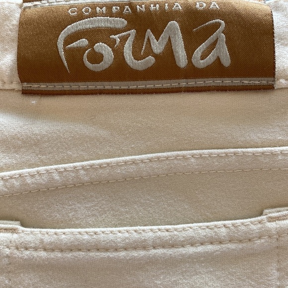 Forma Tan jeans. Very stretchy. Skinny classic 5 pocket. Size 25 (38 on tag)
C - Picture 7 of 11